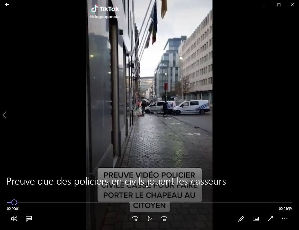 Preuve que des policiers jouent les casseurs